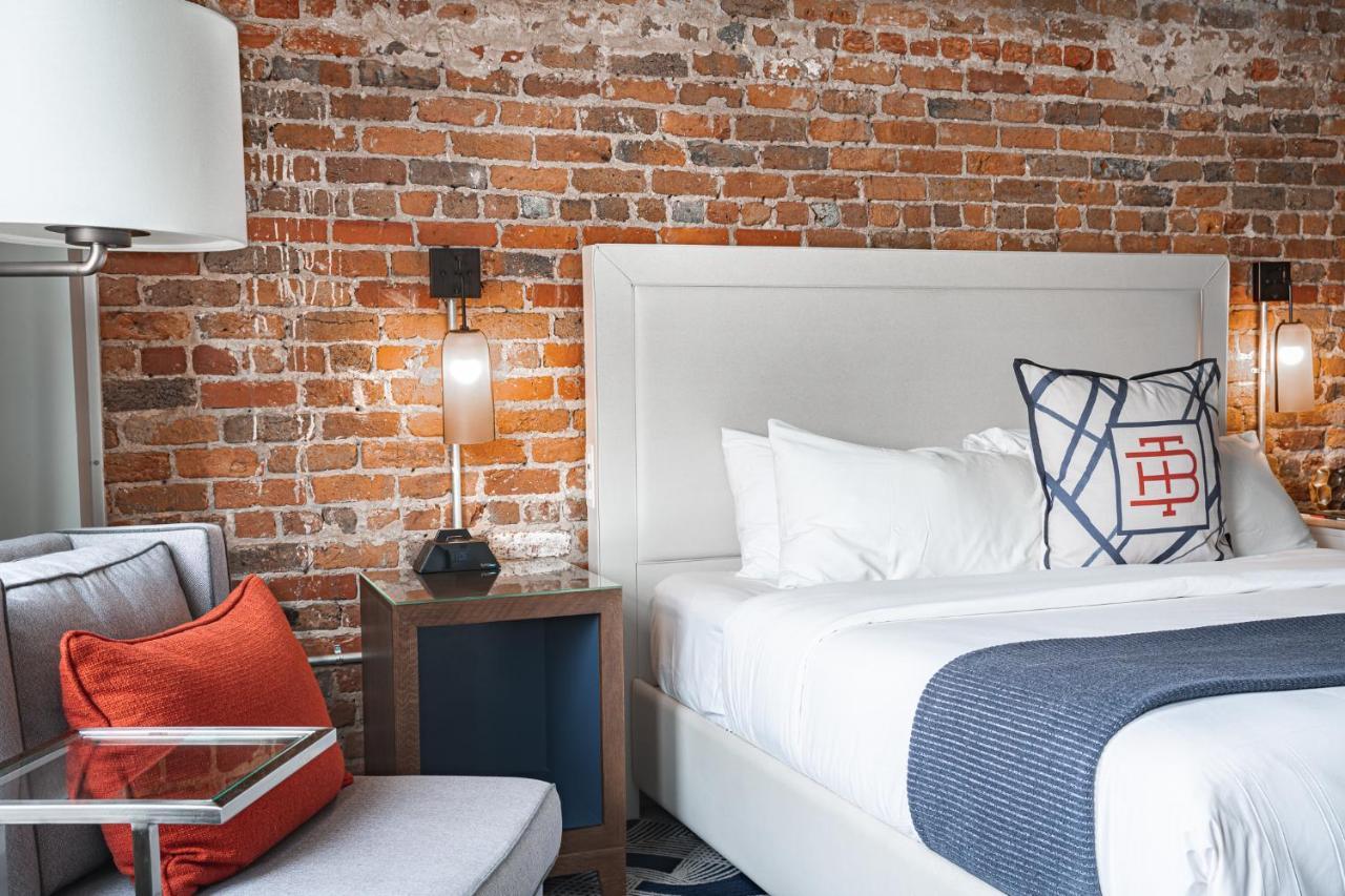 The Bristol Hotel Екстериор снимка