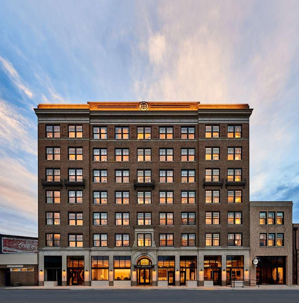 The Bristol Hotel Екстериор снимка