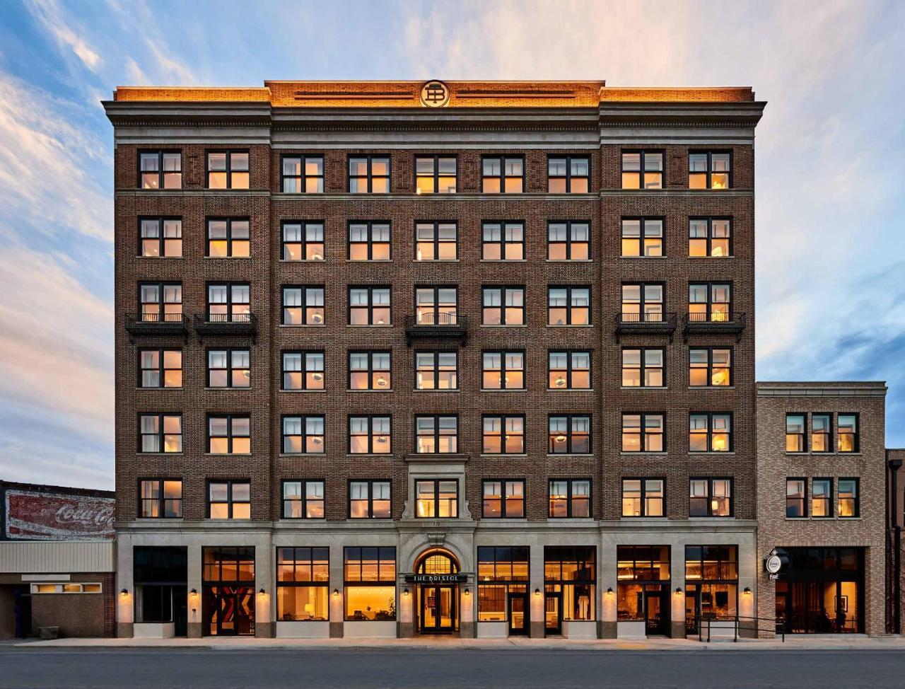 The Bristol Hotel Екстериор снимка