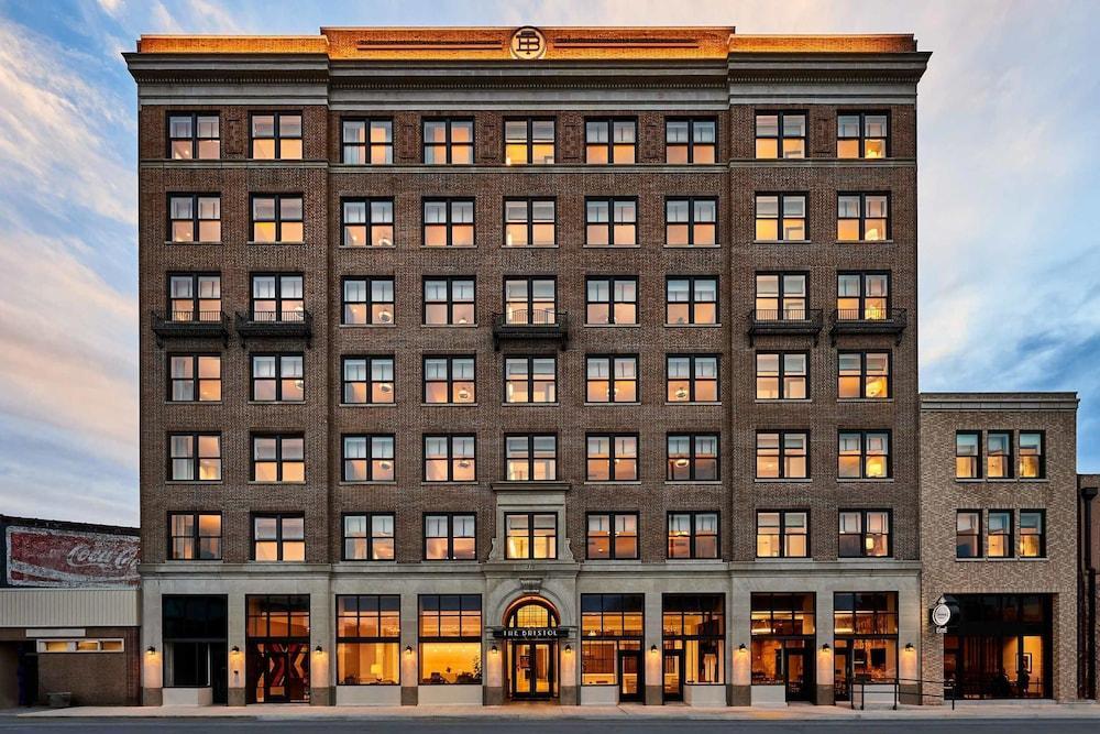 The Bristol Hotel Екстериор снимка